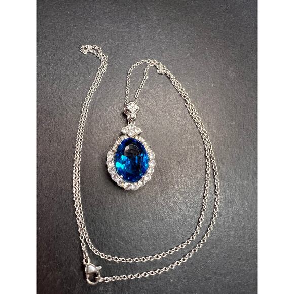Blue and white CZ sterling silver halo pendant - Picture 8 of 11